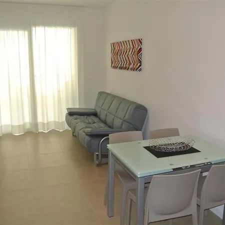 Apartment Cozy 200m From The Sea